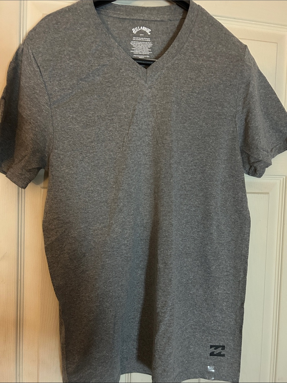 Billabong Men's Charcoal Gray V-Neck Short Sleeve Tee